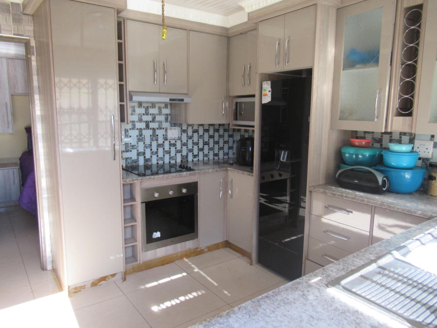 3 Bedroom Property for Sale in Thabong Free State